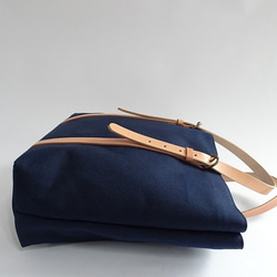 皮革提帶2way托特包＜海軍藍＞ 第8張的照片