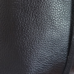 收縮皮革A4手提包&lt;黑色&gt; 第4張的照片