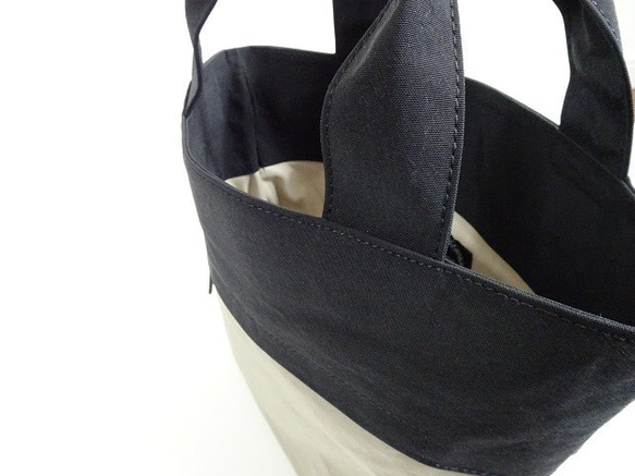 新尺寸/尼龍背包大手提包&lt;黑色×灰色卡其布&gt; 第6張的照片