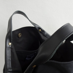 2way 皮革提手背帶手提包 &lt;黑色 x 黑色&gt; 第5張的照片