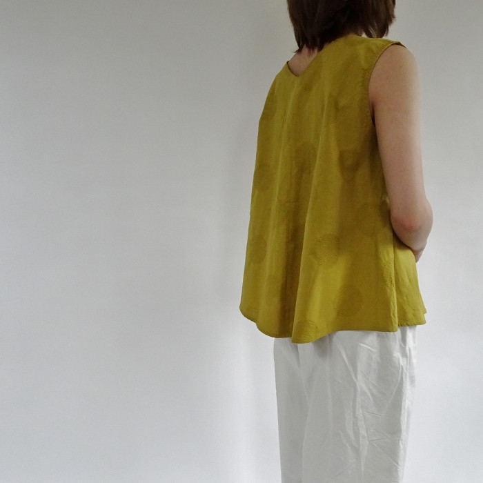 ジャガード6ｃｍドットVネックプルオーバー＜マスタードイエロー＞｜詳細画像