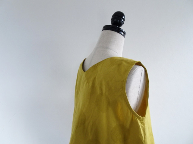 ジャガード6ｃｍドットVネックプルオーバー＜マスタードイエロー＞｜詳細画像