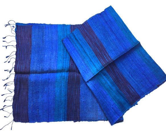 手紡ぎ手織りシルクのラオスカーフ 4枚目の画像