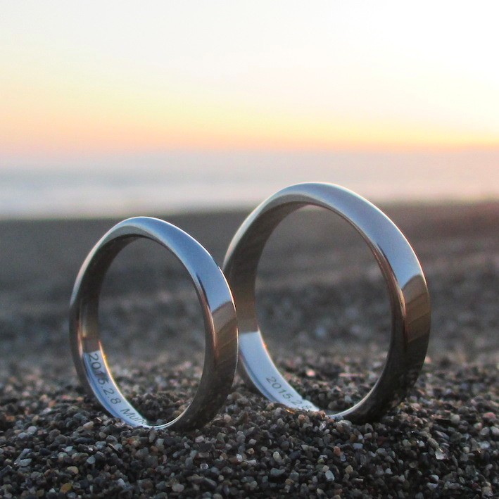 【金属アレルギー対応】磨き上げたハフニウムの美しさが際立つ結婚指輪