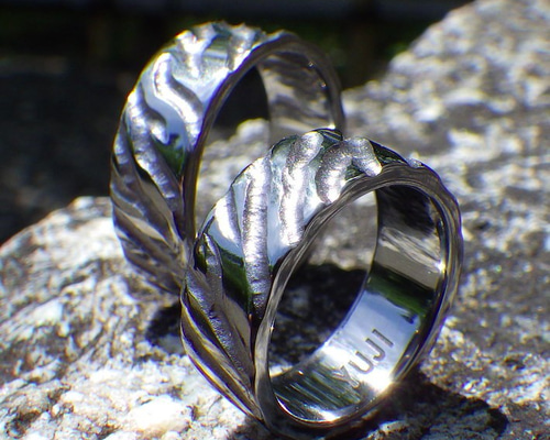 タンタル指輪ペア 人気のメビウスの輪のデザイン！タンタルのペアリング