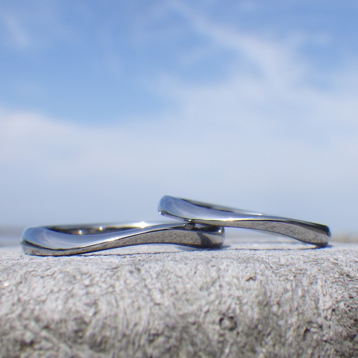 【金属アレルギーにならない結婚指輪】着けていることを忘れる着け心地！ハフニウムの結婚指輪