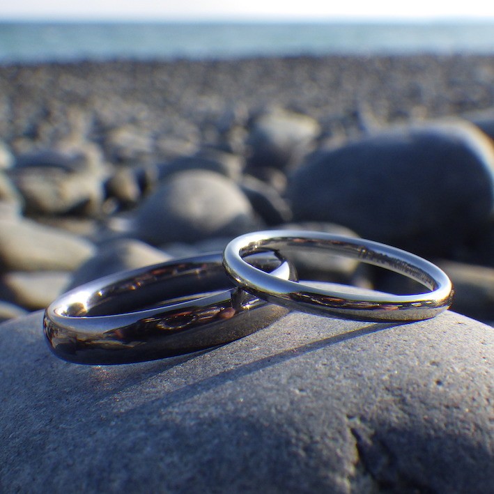 【金属アレルギーにならない結婚指輪】素材のコントラストが美しい！タンタルとハフニウムの結婚指輪
