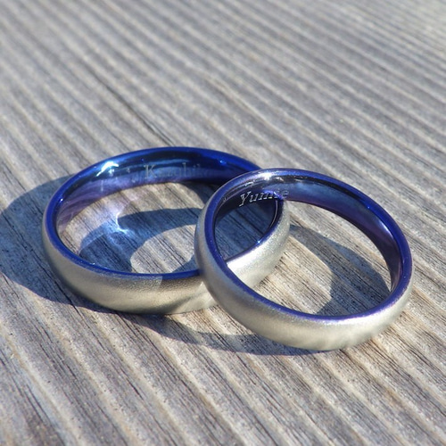 金属アレルギーにならない結婚指輪】ハフニウムのロイヤルブルー