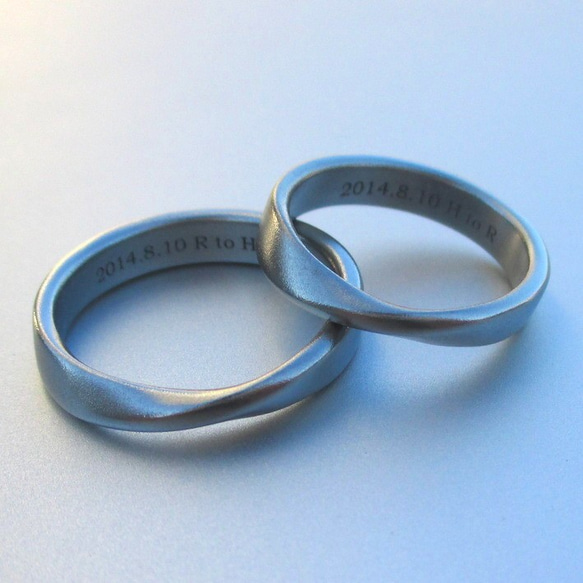 金属アレルギーにならない美しい金属・ハフニウムの結婚指輪 2枚目の画像