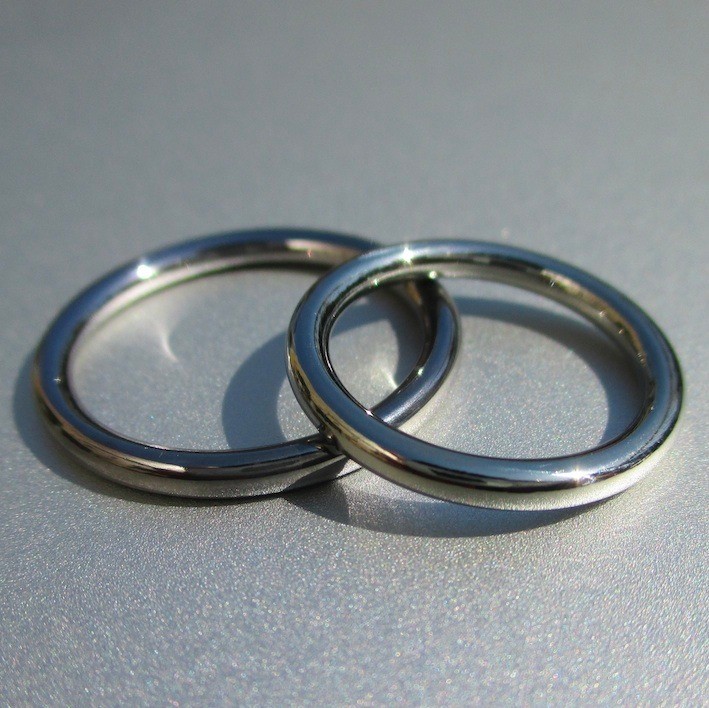 金属アレルギー対応・最小限の要素で最大限の機能・タンタルとハフニウムの結婚指輪