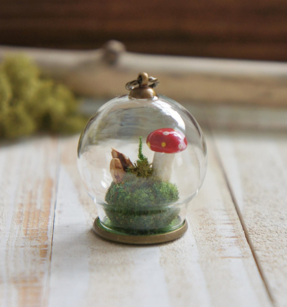 小さなきのこ　ガラス細工　ミニチュア ミニチュアガラス細工｜きのこRD｜フォーカートグラスワークス