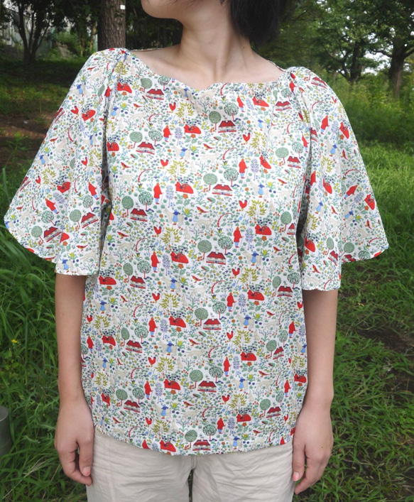 リバティフレアブラウス 1枚目の画像