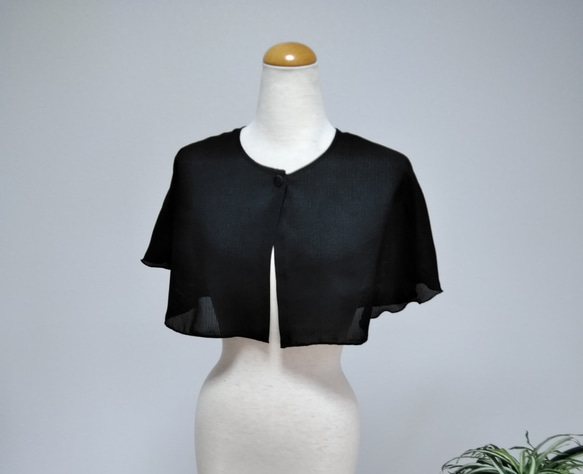 着物リメイク　絽　ケープ　少しシースルー　黒 1枚目の画像
