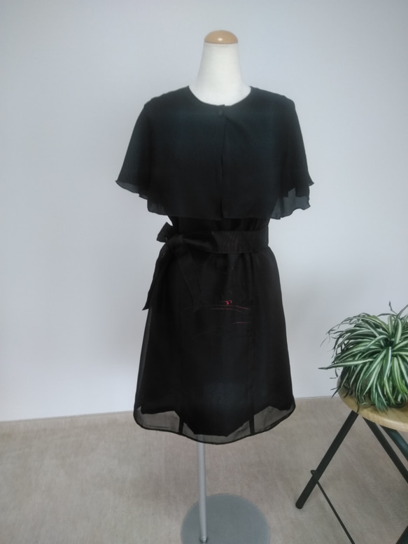 着物リメイク　絽　ケープ　少しシースルー　黒 5枚目の画像