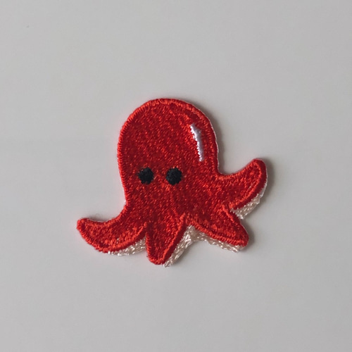 【専用】たこさんウィンナーとおにぎりのハラペコ刺繍スタイ　4枚分 名入れオーダー】たこさんウィンナーとおにぎりのハラペコ刺繍