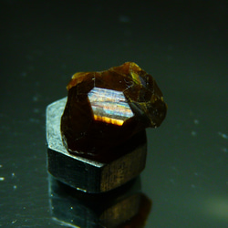 11205-1 ☆天川村産☆光の角度で虹が(*^^)v 天然レインボーガーネット