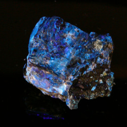 (@_@;)紫外線DE蛍光【スマトラ産】ブルーアンバー（琥珀）　H798 3枚目の画像