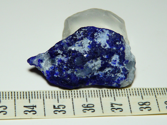 【ビルマ　モゴック産】　母岩付き　　ラピスラズリ原石　J249 4枚目の画像