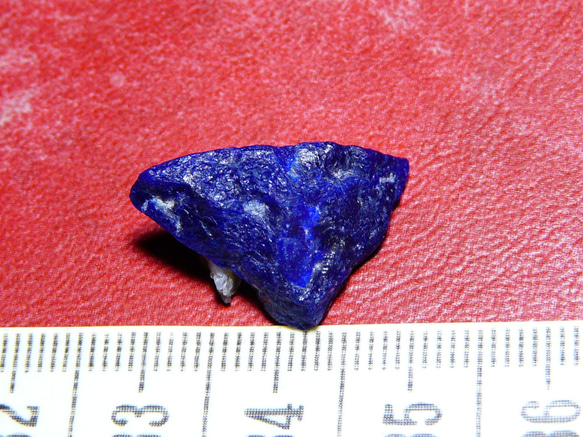 【ビルマ　モゴック産】　母岩付き　　ラピスラズリ原石　J506 4枚目の画像