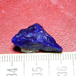 【ビルマ　モゴック産】　母岩付き　　ラピスラズリ原石　J506 5枚目の画像