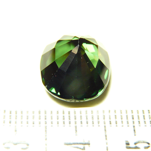 13.68ct】 グリーントルマリンカラー ☆紫外線照射変色効果