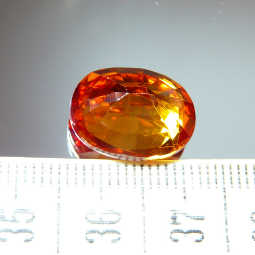 12.72ct】 ファイヤーオレンジサファイヤカラー 合成コランダム