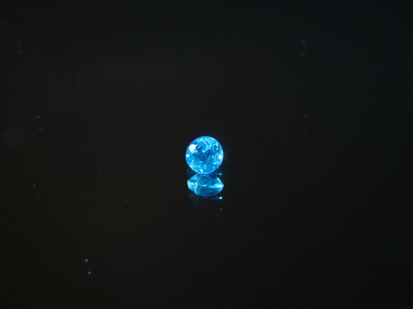 181202-15 【マダガスカル産】パライバカラーのネオンブルー　アパタイト  ルース 2枚目の画像