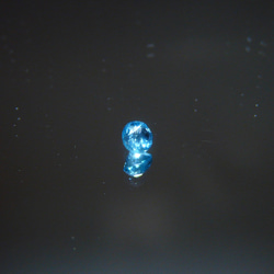 181202-15 【マダガスカル産】パライバカラーのネオンブルー　アパタイト  ルース 3枚目の画像