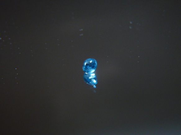 181202-15 【マダガスカル産】パライバカラーのネオンブルー　アパタイト  ルース 6枚目の画像