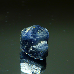 L955 ☆天然非加熱☆ マダガスカル サファイア結晶 天然石 GEO