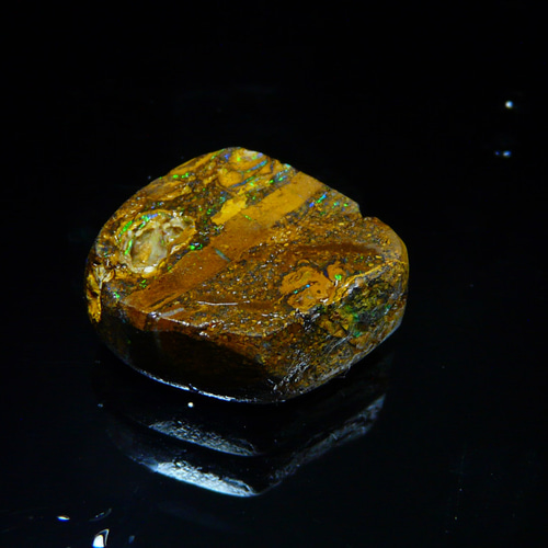 200503 915 22.4cts ☆天然 ボルダーオパール☆ 原石 天然石 GEO ROCK