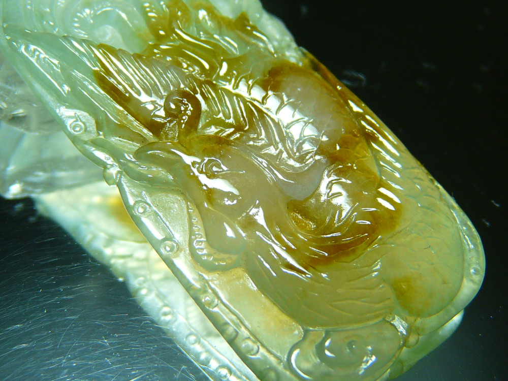 J858　超特【ビルマ　カチン産】　★天然無処理★　本ヒスイ　ひすいカービング