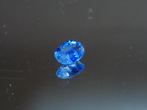 N465　★天然無処理★　【ネパール産】カイヤナイト「藍晶石」　　ルース 3枚目の画像