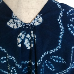 着物リメイク　藍染絞りのロングジャケット 8枚目の画像