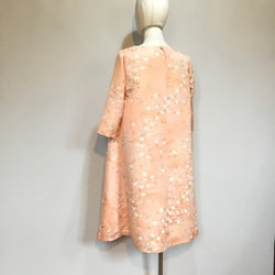 着物リメイク　サーモンピンクのAラインワンピース 3枚目の画像