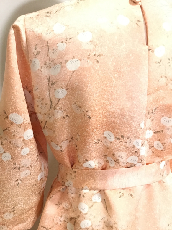 着物リメイク　サーモンピンクのAラインワンピース 6枚目の画像