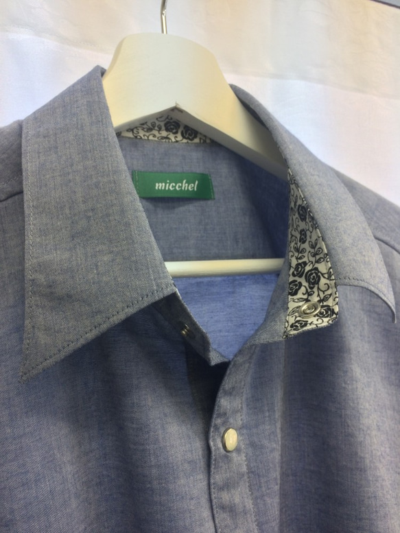 【ハンドメイドシャツ】オーガニックコットン　テンセル　エアリーシャンブレー　スナップボタン　長袖シャツ　花柄襟 3枚目の画像