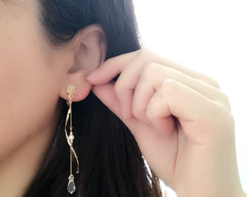 【スワロフスキー ピアス】SWAROVSKI ゆらゆら アクセサリー SWAROVSKI イヤリング レディース 痛くない スワロフスキー 一粒