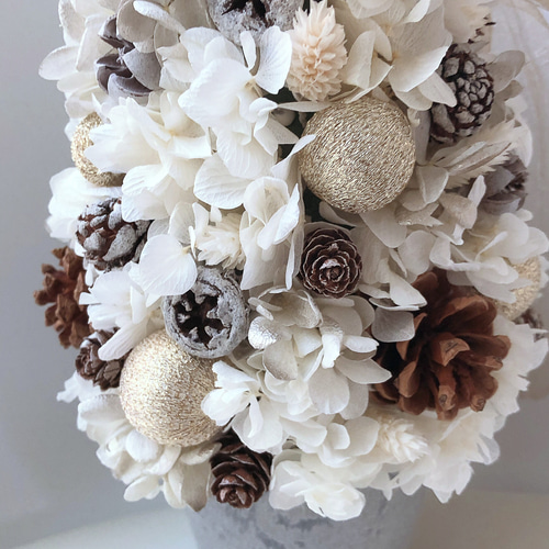 ホワイト】クリスマスツリー〜プリザーブドフラワー プリザーブド