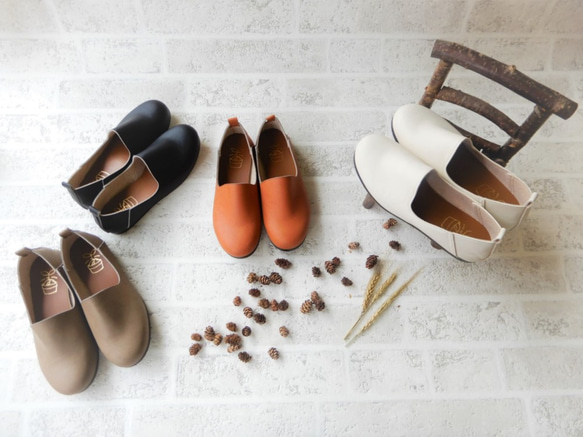 可愛又成熟，適合各種腳型，輕便，平底，套腳式，不磨腳，行走舒適。編號1315 第1張的照片