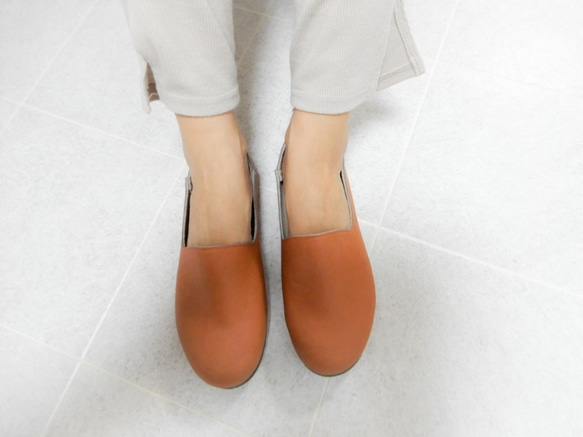 可愛又成熟，適合各種腳型，輕便，平底，套腳式，不磨腳，行走舒適。編號1315 第3張的照片