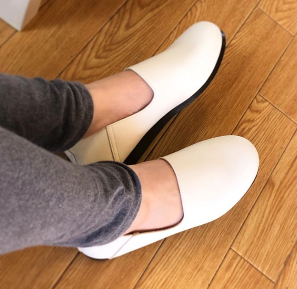 可愛又成熟，適合各種腳型，輕便，平底，套腳式，不磨腳，行走舒適。編號1315 第6張的照片