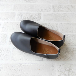 可愛又成熟，適合各種腳型，輕便，平底，套腳式，不磨腳，行走舒適。編號1315 第8張的照片