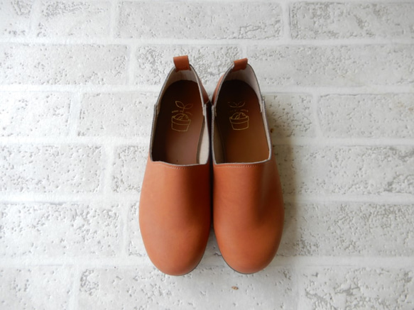 可愛又成熟，適合各種腳型，輕便，平底，套腳式，不磨腳，行走舒適。編號1315 第7張的照片