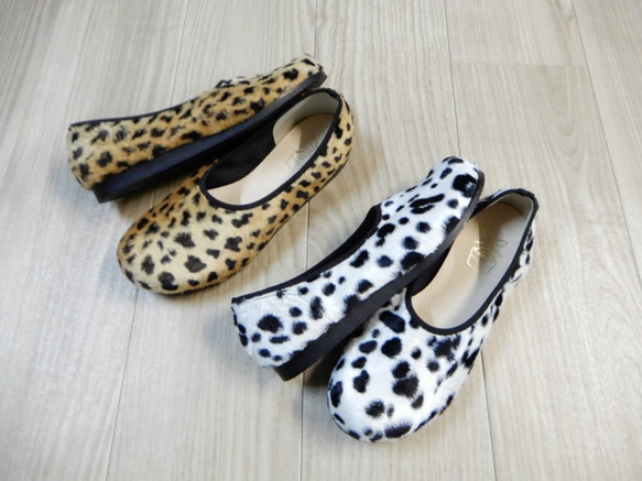 超級促銷！減1500日圓！售完即止！動物印花、豹紋、斑點狗印花、柔軟厚底鞋面、40號鞋 第2張的照片