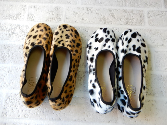 超級促銷！減1500日圓！售完即止！動物印花、豹紋、斑點狗印花、柔軟厚底鞋面、40號鞋 第3張的照片