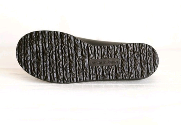 輕鬆剪裁，輕便，寬鬆版型，成人休閒，柔軟，32號套腳短靴，適合任何風格。 第4張的照片