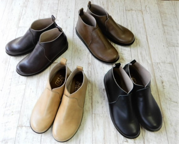 任何款式，日常穿著，輕便，寬楦，套穿式，短靴，靴子 31號 第1張的照片