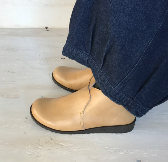 任何款式，日常穿著，輕便，寬楦，套穿式，短靴，靴子 31號 第5張的照片