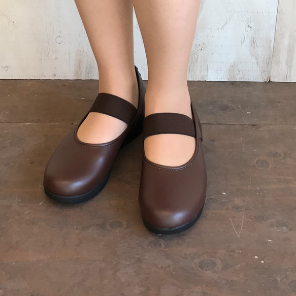 售完為止，折扣 1500 日圓！ ！ ！輕盈、厚底、橡膠上幫、柔軟的高跟鞋，適合正式場合、通勤和日常穿著。 第2張的照片